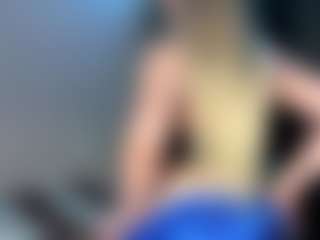 EvelyneGruis's Live Sex Cam Show