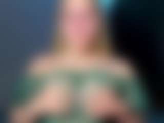 EvelyneGruis's Live Sex Cam Show