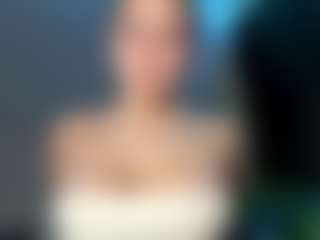 EvelyneGruis's Live Sex Cam Show