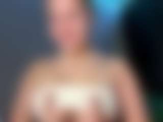 EvelyneGruis's Live Sex Cam Show