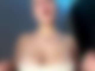 EvelyneGruis's Live Sex Cam Show