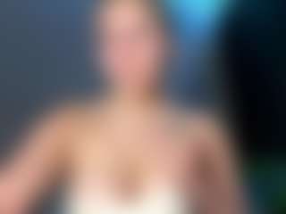 EvelyneGruis's Live Sex Cam Show