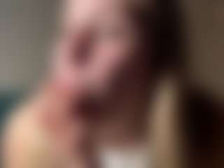 EvelyneGruis's Live Sex Cam Show