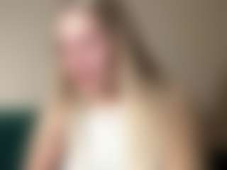 EvelyneGruis's Live Sex Cam Show