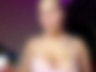 Live cam show with EvelyneGruis - Raven Hair on Mixed Magazine Live