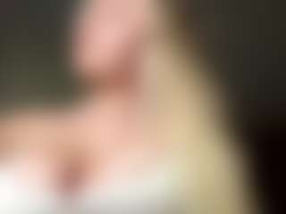 EvelyneGruis's Live Sex Cam Show