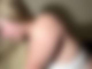 EvelyneGruis's Live Sex Cam Show