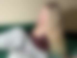 EvelyneGruis's Live Sex Cam Show