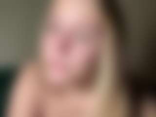 EvelyneGruis's Live Sex Cam Show