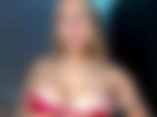 EvelyneGruis's Live Sex Cam Show