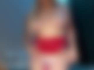 Live cam show with EvelyneGruis - Hairy Pussy Teen (18+) on Hubzter Live