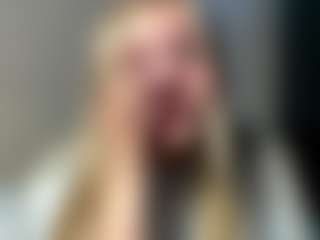 EvelyneGruis's Live Sex Cam Show