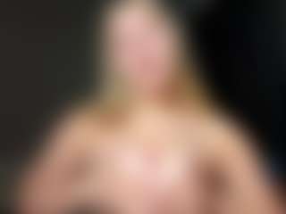 Live cam show with EvelyneGruis - Normal on fapnchat