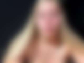 EvelyneGruis's Live Sex Cam Show