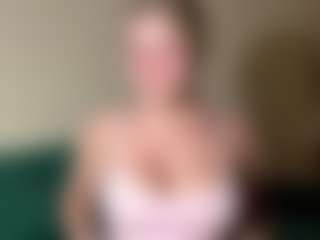 Live cam show with EvelyneGruis - White Mature on Camsoda | united states