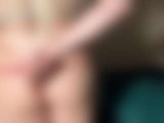 Live cam show with EvelyneGruis - Blue Eyes on CamClone