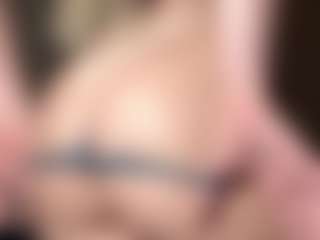EvelyneGruis's Live Sex Cam Show
