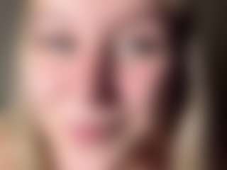 EvelyneGruis's Live Sex Cam Show