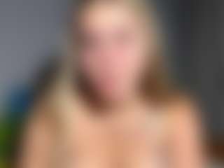 EvelyneGruis's Live Sex Cam Show