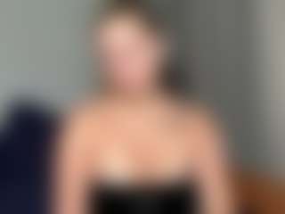 EvelyneGruis's Live Sex Cam Show