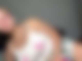 Live cam show with EvelyneGruis - Public on fapnchat