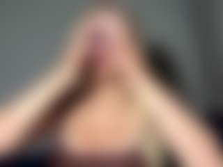 EvelyneGruis's Live Sex Cam Show