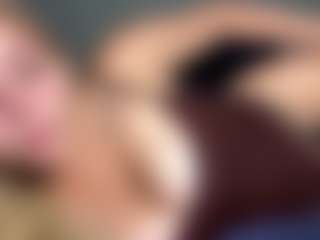 Live cam show with EvelyneGruis - Drinking on AdultVida.com