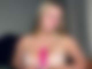 EvelyneGruis's Live Sex Cam Show