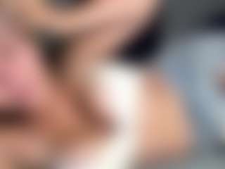 EvelyneGruis's Live Sex Cam Show