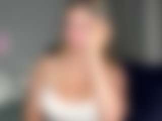 EvelyneGruis's Live Sex Cam Show