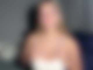 EvelyneGruis's Live Sex Cam Show