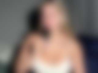 EvelyneGruis's Live Sex Cam Show