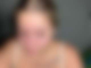 EvelyneGruis's Live Sex Cam Show