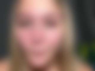 EvelyneGruis's Live Sex Cam Show