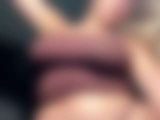 EvelyneGruis's Live Sex Cam Show