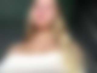 Live cam show with EvelyneGruis - Raven Hair on madthumbs