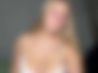 Live cam show with EvelyneGruis - Normal on Mixed Magazine Live