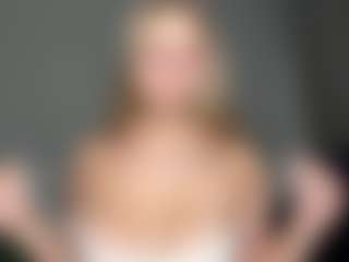 EvelyneGruis's Live Sex Cam Show