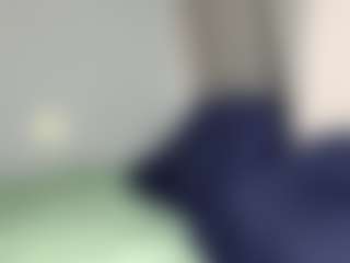 Live cam show with EvelyneGruis - Average on AdultVida.com