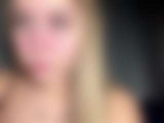 EvelyneGruis's Live Sex Cam Show