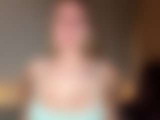 EvelyneGruis's Live Sex Cam Show