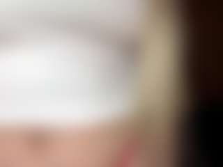 EvelyneGruis's Live Sex Cam Show