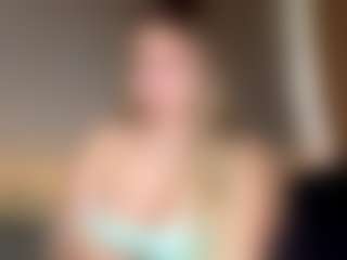 Live cam show with EvelyneGruis - Hairy Pussy on PervPlay.com