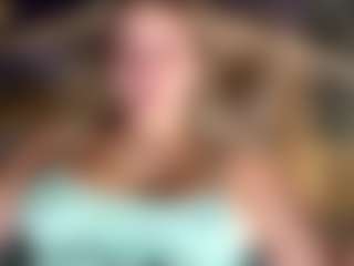 EvelyneGruis's Live Sex Cam Show