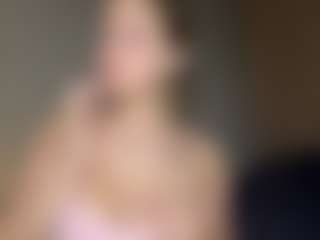 EvelyneGruis's Live Sex Cam Show