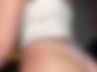 EvelyneGruis's Live Sex Cam Show