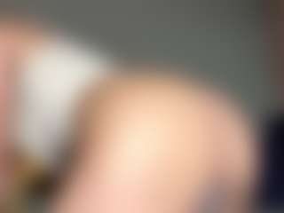 EvelyneGruis's Live Sex Cam Show