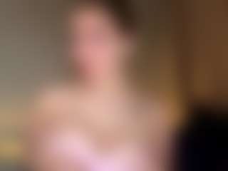 Live cam show with EvelyneGruis - Gray Eyes on Fling VIP Chat
