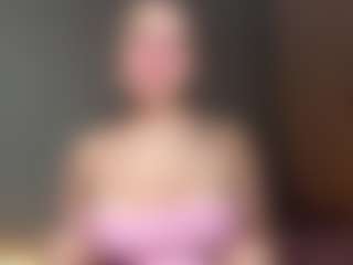 EvelyneGruis's Live Sex Cam Show