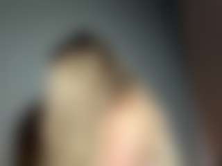 Live cam show with EvelyneGruis - Mature on Camsoda